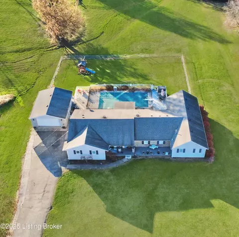 8120 Shobe Ln, Louisville, KY 40228