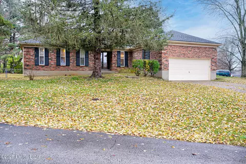 7400 Stone Bluff Ct, Louisville, KY 40291
