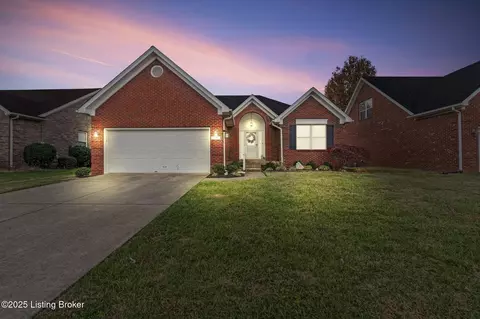 3906 Stone Hollow Dr, Louisville, KY 40299