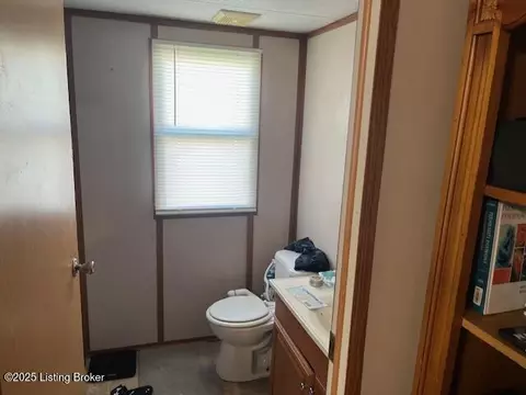 14 Caroline St, Carrollton, KY 41008