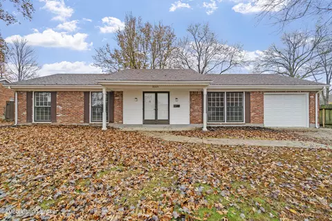 8005 Troutwood Ct, Louisville, KY 40291