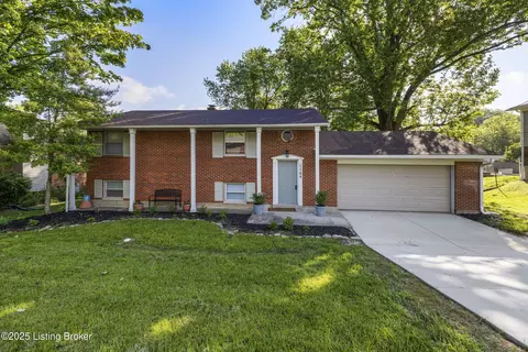 1109 Crestview Way, Goshen, KY 40026