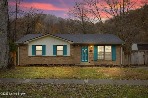 11719 Pond Creek Dr, Louisville, KY 40272