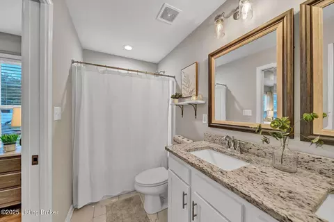 Bath - 200 Stringer Ln, Mount Washington, KY 40047 photo 2 of 4