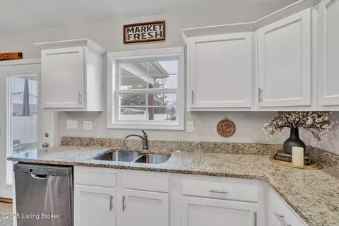 Kitchen - 200 Stringer Ln, Mount Washington, KY 40047 photo 3 of 3