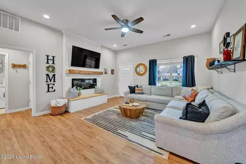 Living - 200 Stringer Ln, Mount Washington, KY 40047 photo 2 of 2