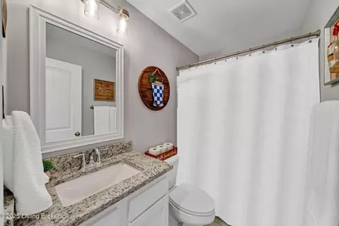 Bath - 200 Stringer Ln, Mount Washington, KY 40047 photo 3 of 4