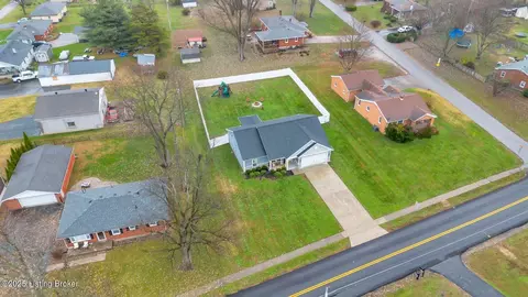 View/Area - 200 Stringer Ln, Mount Washington, KY 40047 photo 2 of 6