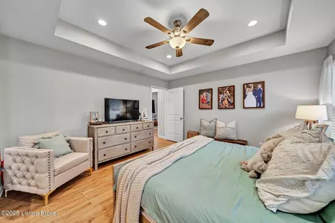 Bedroom - 200 Stringer Ln, Mount Washington, KY 40047 photo 5 of 10
