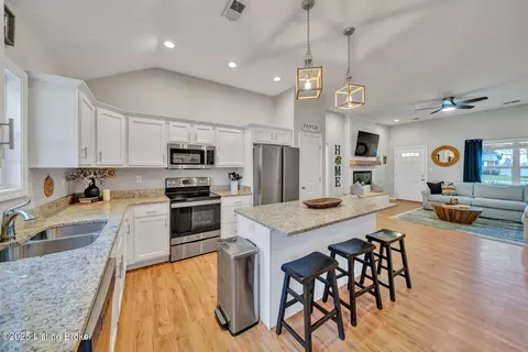 Kitchen - 200 Stringer Ln, Mount Washington, KY 40047 photo 1 of 3