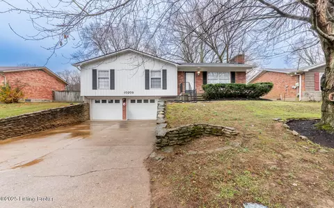 10209 Eve Dr, Louisville, KY 40272