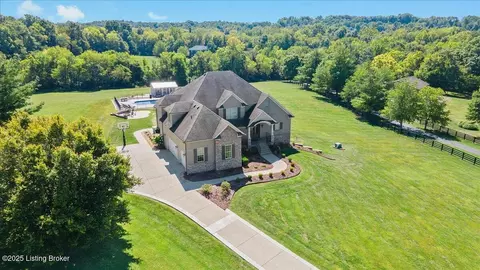 17004 Persimmon Wood Trl, Fisherville, KY 40023
