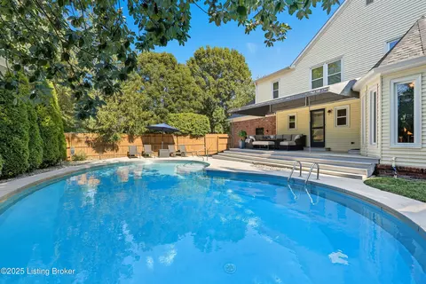 214 Hidden Oak Pl, Louisville, KY 40222