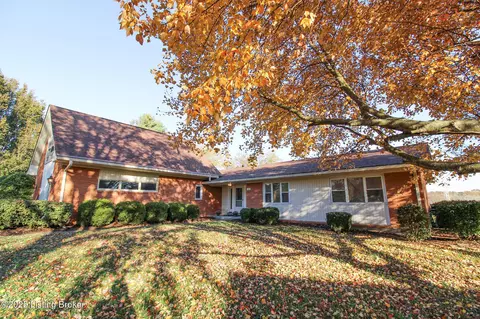 484 Tollview Dr, Shepherdsville, KY 40165