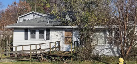 5011 Graston Ave, Louisville, KY 40216