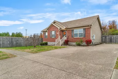 571 Birchwood Cir, Shelbyville, KY 40065