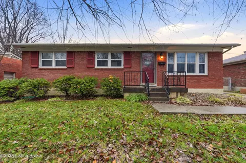 1033 Cristland Rd, Louisville, KY 40214