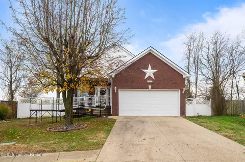 9327 Longhorn Ct, Fairdale, KY 40118