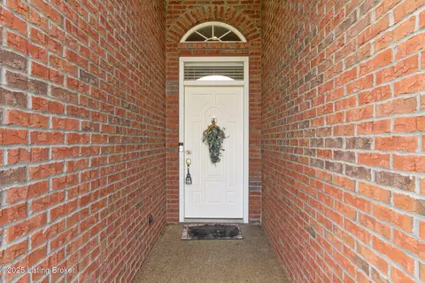 3105 Arbor Ridge Ln, New Albany, IN 47150