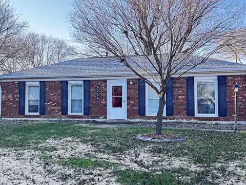 8306 Tallow Ct, Louisville, KY 40214