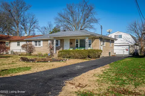 3411 Tuba Dr, Louisville, KY 40216