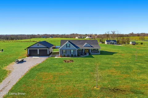 743 Garriott Ln, Harrodsburg, KY 40330