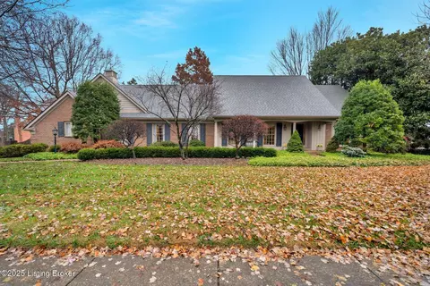 1101 Oxmoor Woods Pkwy, Louisville, KY 40222