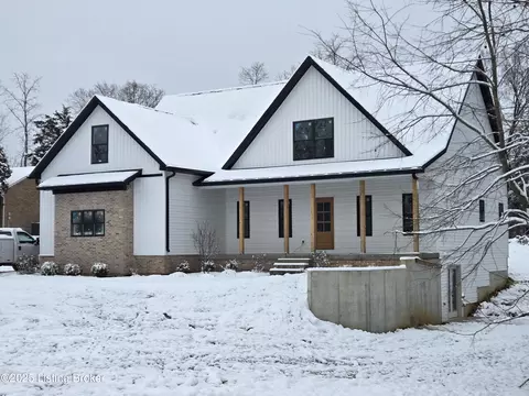 7505 Commonwealth Dr, Crestwood, KY 40014