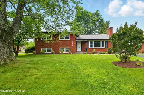 3704 Downing Way, Louisville, KY 40218