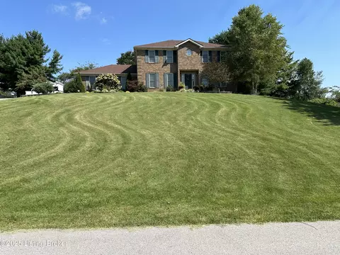 368 Woodsbend Dr, Elizabethtown, KY 42701