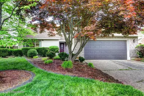 7907 Apple Valley Dr, Louisville, KY 40228