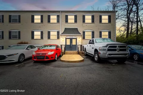 122 Middletown Sq, Louisville, KY 40243
