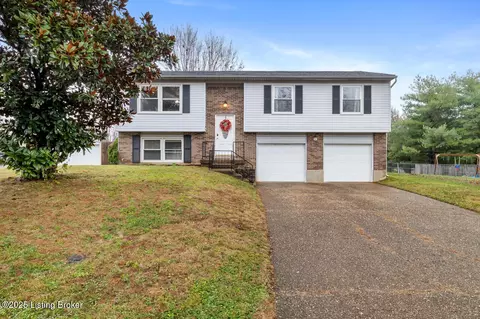 12119 Stroll Ct, Louisville, KY 40245