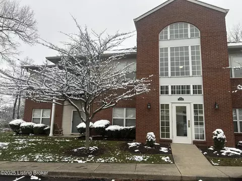 9210 Hawthorne Pointe Dr #102, Louisville, KY 40272
