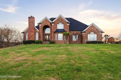 166 Castleton Dr, Bardstown, KY 40004