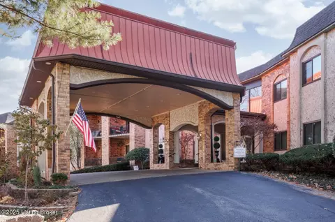 5800 Coach Gate Wynde #319 C, Louisville, KY 40207
