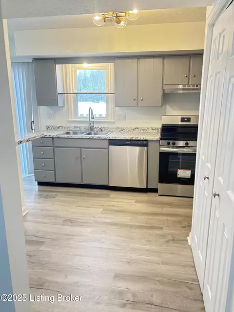 8207 Damascus Cir #D1, Louisville, KY 40228