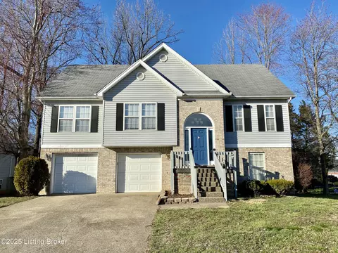 6901 Brook Bend Way, Louisville, KY 40229