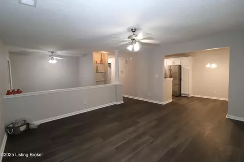5309 Carolina Crossings Way UNIT 201, Louisville, KY 40219