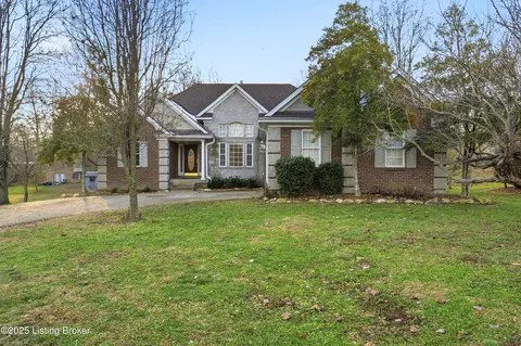 530 Wood Lake Dr, La Grange, KY 40031