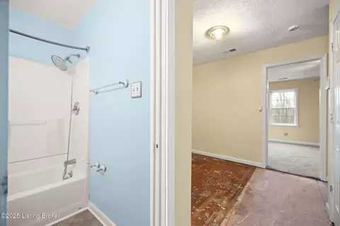 Entry Way - 360 Stringtown Rd, Ekron, KY 40117 photo 3 of 6