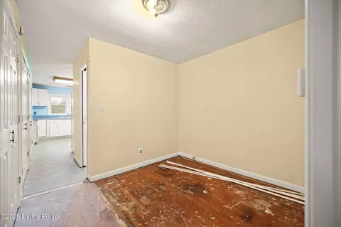 Entry Way - 360 Stringtown Rd, Ekron, KY 40117 photo 4 of 6