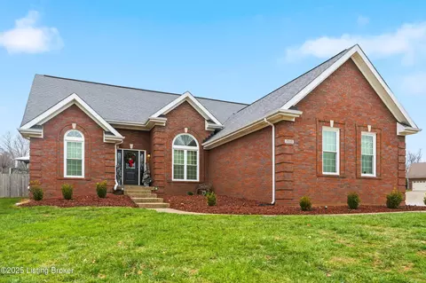 7015 Catalpa Springs Dr, Louisville, KY 40228