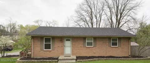 729 Southlawn Dr, Shelbyville, KY 40065
