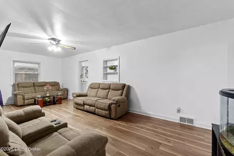 2025 San Jose Ave, Louisville, KY 40216