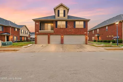 7821 Pleasure Walk Cir, Louisville, KY 40258