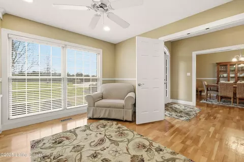 Entry Way - 8790 Lagrange Rd, Smithfield, KY 40068 photo 3 of 4