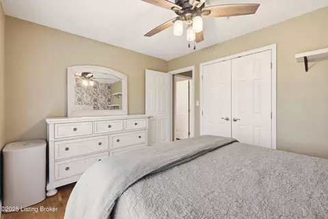 Bedroom - 8790 Lagrange Rd, Smithfield, KY 40068 photo 6 of 10