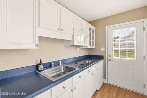 Kitchen - 8790 Lagrange Rd, Smithfield, KY 40068 photo 5 of 5
