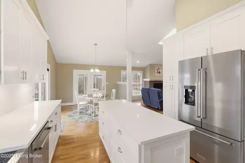 Kitchen - 8790 Lagrange Rd, Smithfield, KY 40068 photo 4 of 5